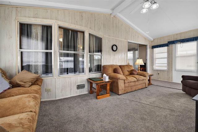 4100 CAREFREE WAY, Zephyrhills, FL 33541