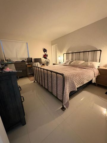 10280 NW 9th St Cir 202, Miami, FL 33172