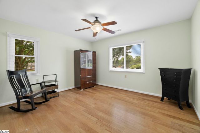 2 Hillview Drive, Greenville, SC 29615