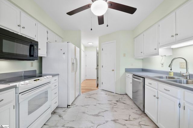 2 Hillview Drive, Greenville, SC 29615