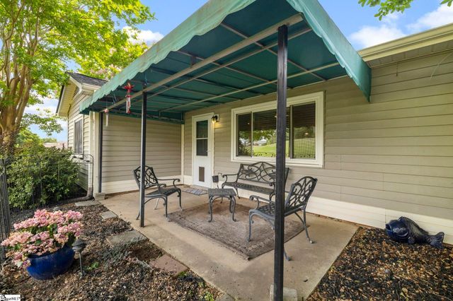 2 Hillview Drive, Greenville, SC 29615