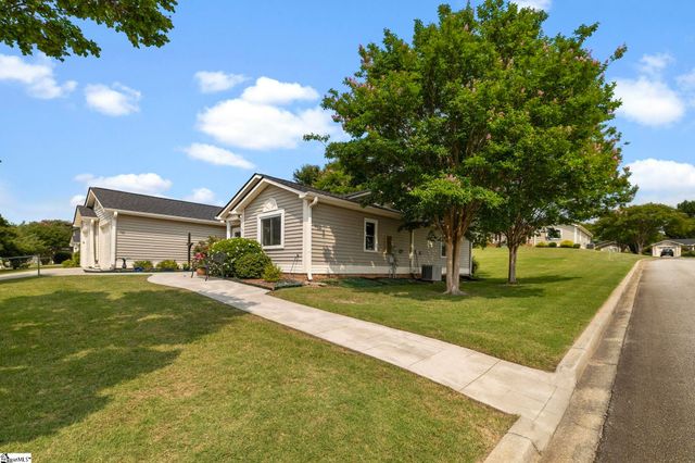 2 Hillview Drive, Greenville, SC 29615