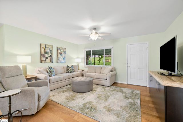 2 Hillview Drive, Greenville, SC 29615