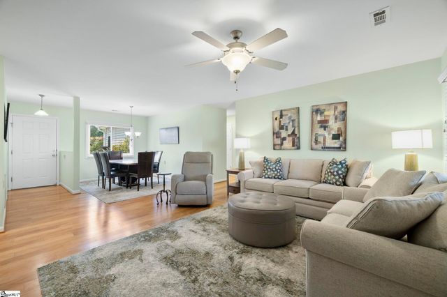 2 Hillview Drive, Greenville, SC 29615