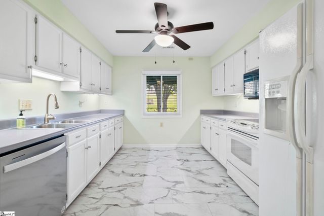 2 Hillview Drive, Greenville, SC 29615