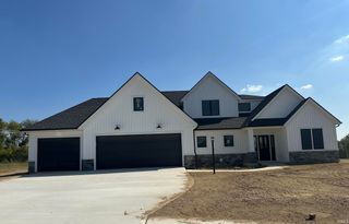 696 Keltic Pines Boulevard, Huntertown, IN 46748