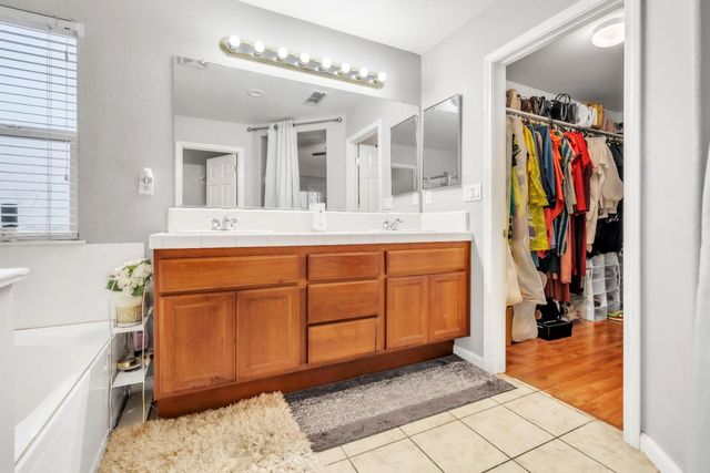 9325 Audra Ct, Sacramento, CA 95829