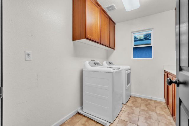 9325 Audra Ct, Sacramento, CA 95829