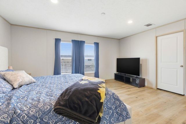 279 Pajarilla PASS, Del Valle, TX 78617