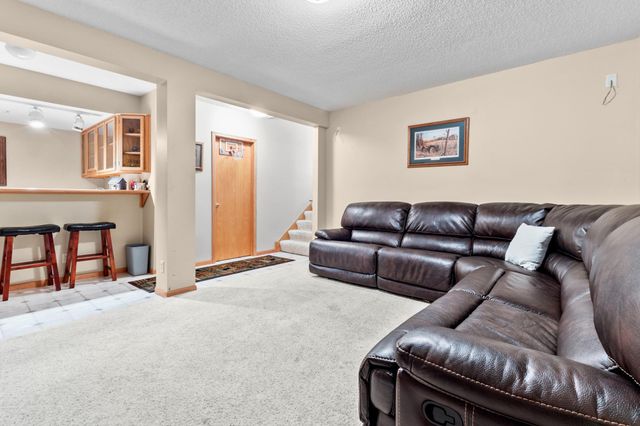 15712 Crocus Avenue W, Rosemount, MN 55068