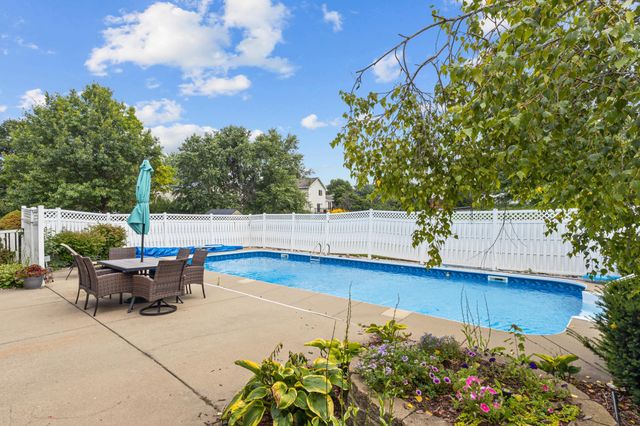 15712 Crocus Avenue W, Rosemount, MN 55068