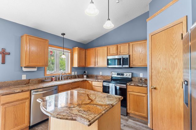 15712 Crocus Avenue W, Rosemount, MN 55068