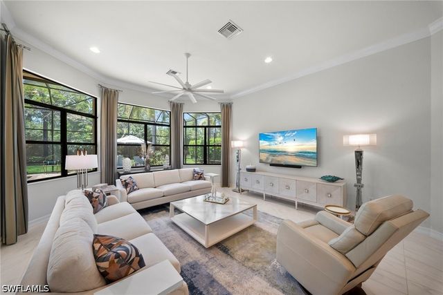 6449 Costa CIR, Naples, FL 34113