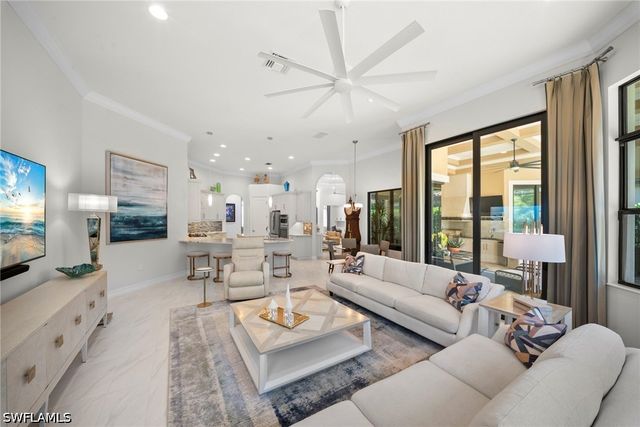 6449 Costa CIR, Naples, FL 34113