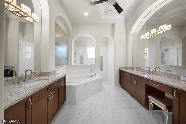 6449 Costa CIR, Naples, FL 34113