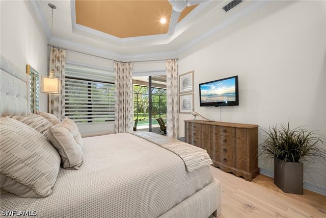 6449 Costa CIR, Naples, FL 34113