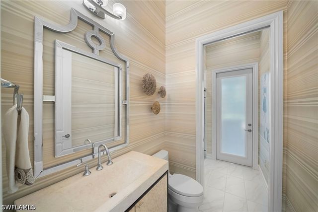 6449 Costa CIR, Naples, FL 34113