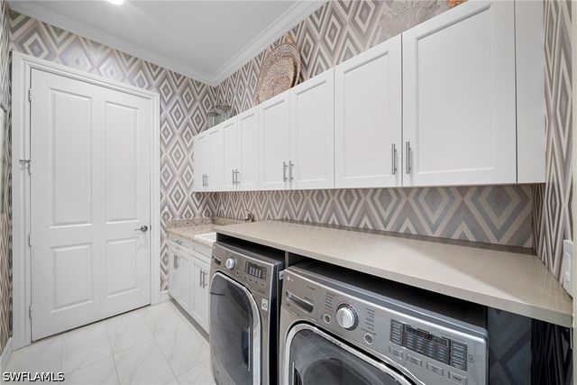 6449 Costa CIR, Naples, FL 34113