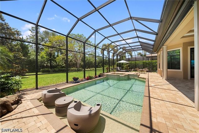 6449 Costa CIR, Naples, FL 34113