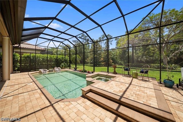 6449 Costa CIR, Naples, FL 34113