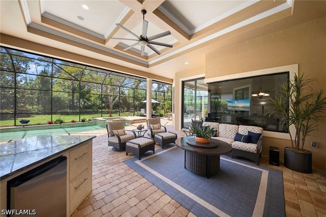 6449 Costa CIR, Naples, FL 34113