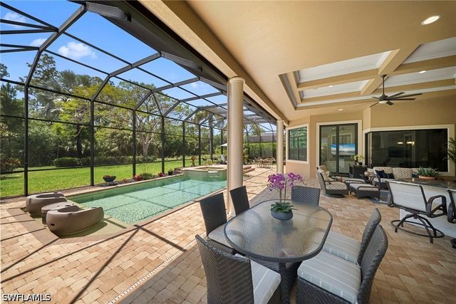 6449 Costa CIR, Naples, FL 34113