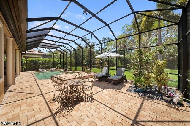 6449 Costa CIR, Naples, FL 34113