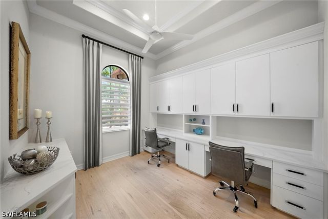 6449 Costa CIR, Naples, FL 34113