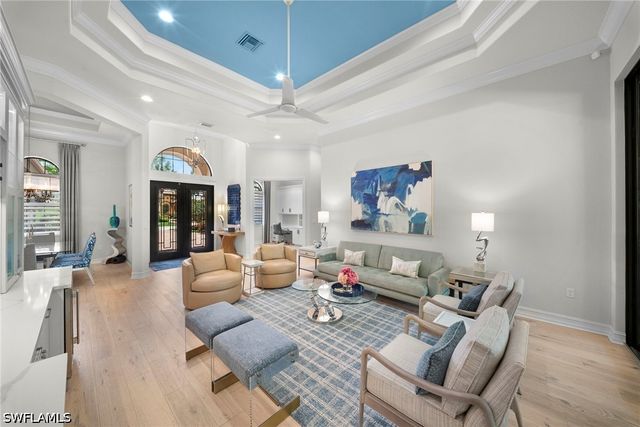 6449 Costa CIR, Naples, FL 34113