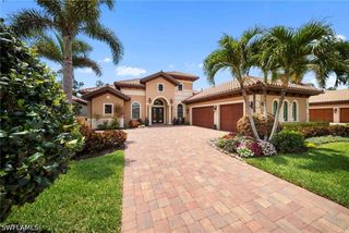 6449 Costa CIR, Naples, FL 34113