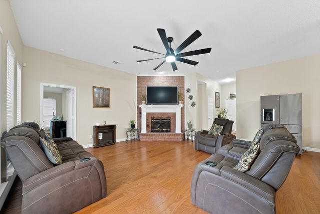1625 Deer Creek Drive, Desoto, TX 75115