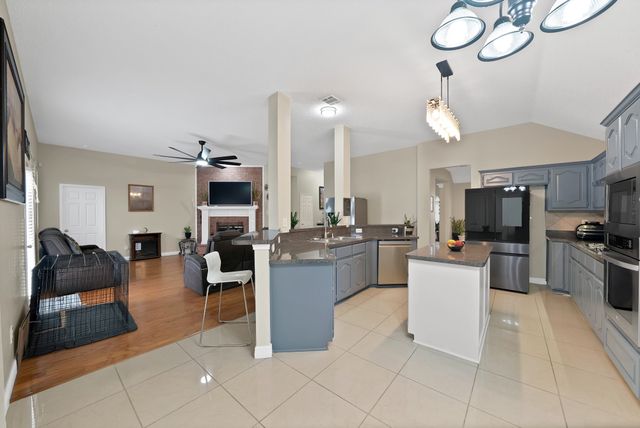 1625 Deer Creek Drive, Desoto, TX 75115