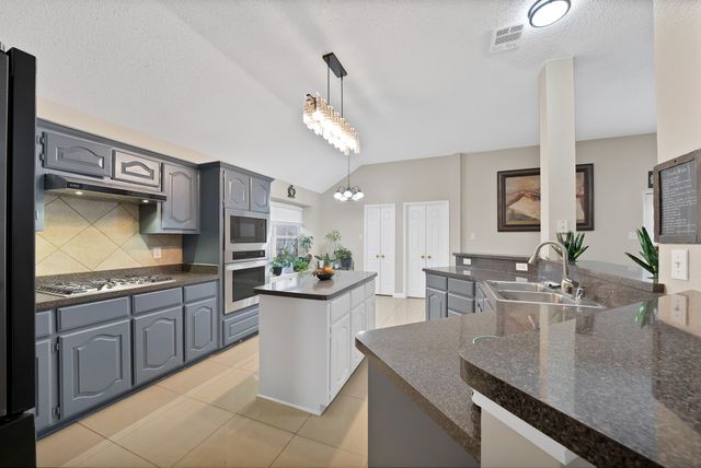 1625 Deer Creek Drive, Desoto, TX 75115