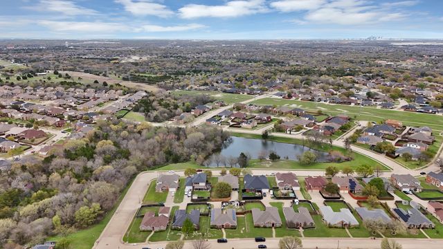 1625 Deer Creek Drive, Desoto, TX 75115