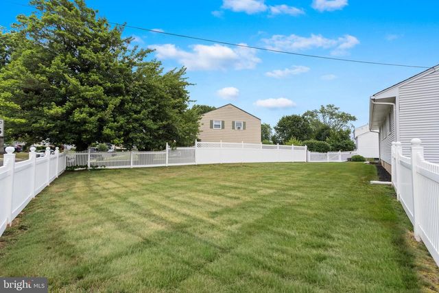 66 ENGLEWOOD BLVD, Hamilton, NJ 08610