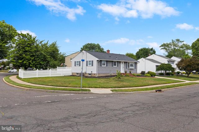 66 ENGLEWOOD BLVD, Hamilton, NJ 08610