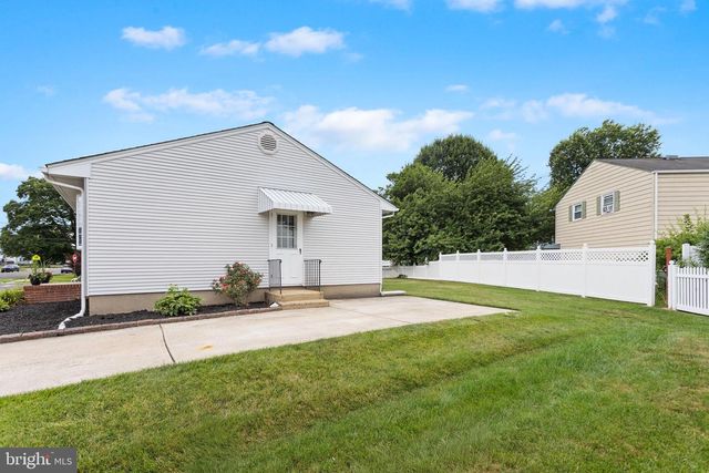 66 ENGLEWOOD BLVD, Hamilton, NJ 08610
