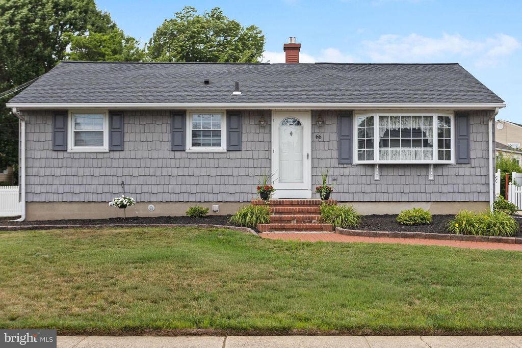 66 ENGLEWOOD BLVD, Hamilton, NJ 08610