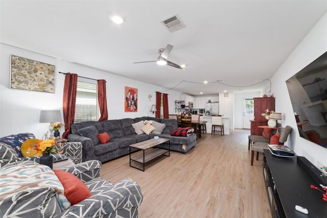 310 Riverwood Village Lane, Sealy, TX 77474