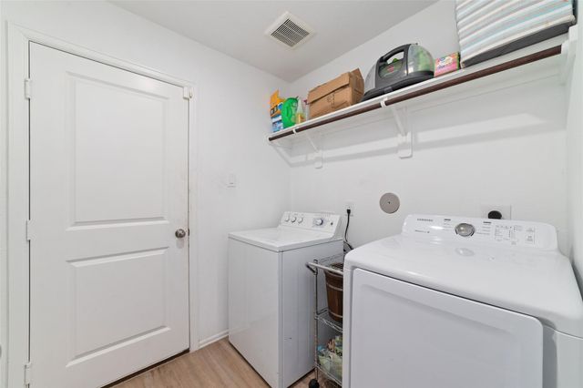 310 Riverwood Village Lane, Sealy, TX 77474