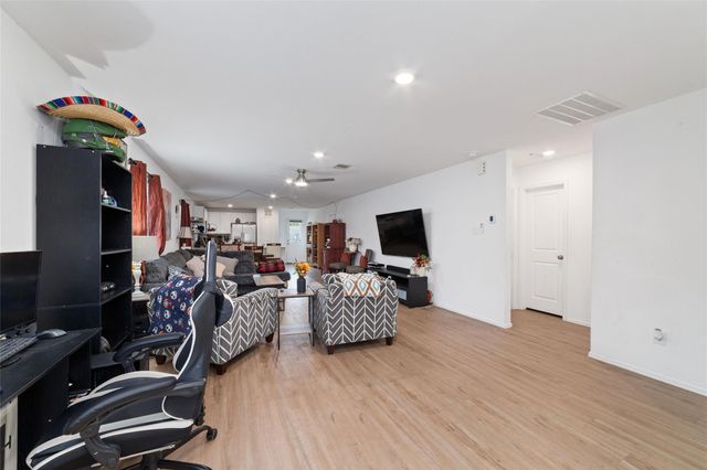 310 Riverwood Village Lane, Sealy, TX 77474