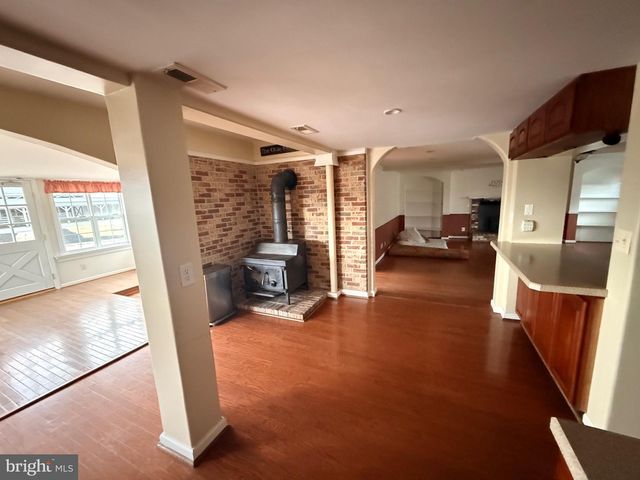 10733 PARKGATE DR, Nokesville, VA 20181