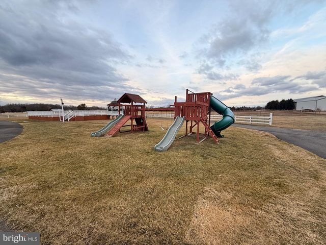 10733 PARKGATE DR, Nokesville, VA 20181