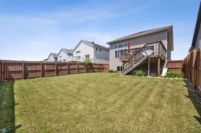 4822 34th Avenue S, Fargo, ND 58104