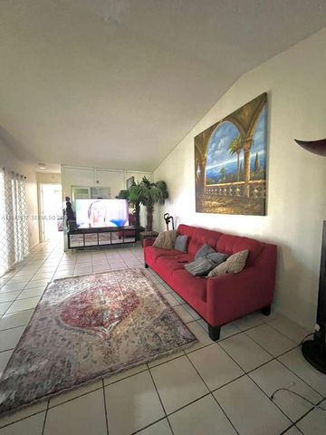 885 NE 213th Ter 2, Miami, FL 33179