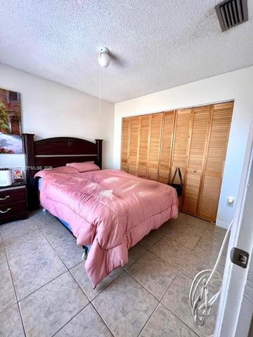 885 NE 213th Ter 2, Miami, FL 33179