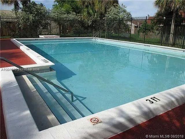 885 NE 213th Ter 2, Miami, FL 33179