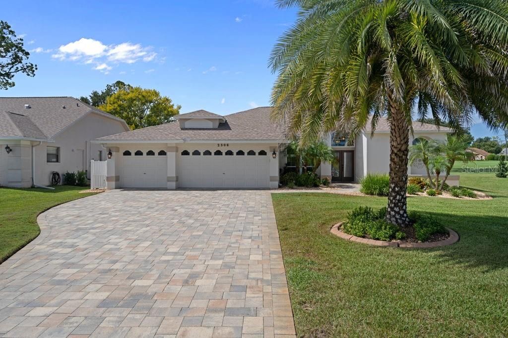 Image 1 of property listing at 2306 WHISPER WALK DRIVE, Spring Hill, FL 34606