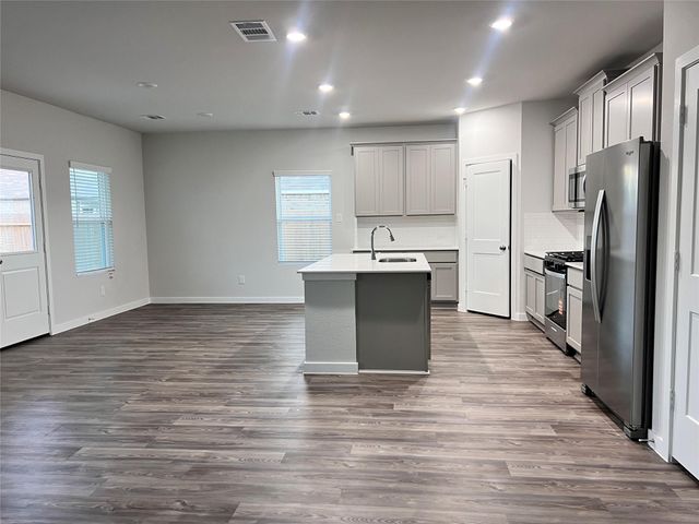 211 Brazen Forest Trail, Magnolia, TX 77354