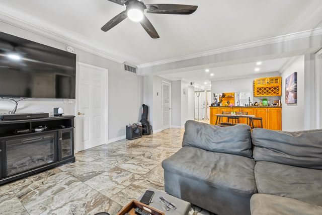 1319 E Hillsboro Boulevard 208, Deerfield Beach, FL 33441